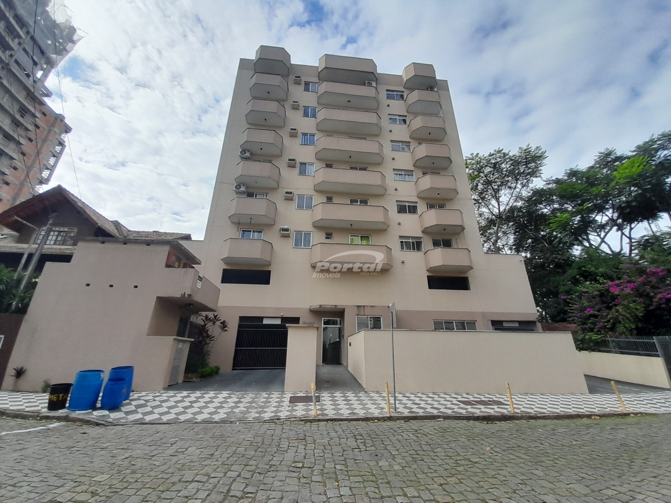 Apartamento para alugar com 1 quarto, 74m² - Foto 1