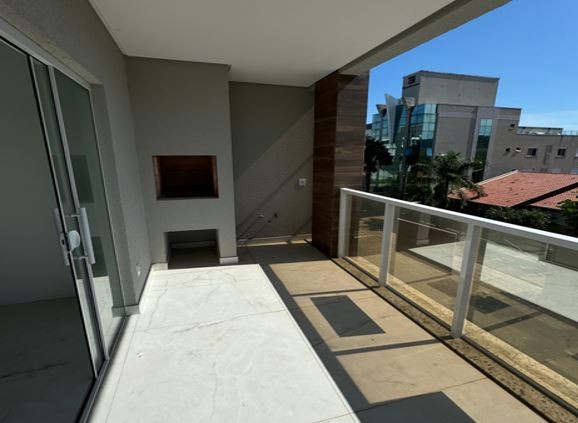 Apartamento à venda com 3 quartos, 121m² - Foto 2