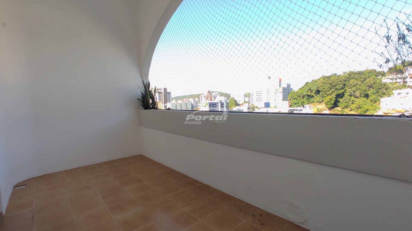 Apartamento para alugar com 3 quartos, 140m² - Foto 12