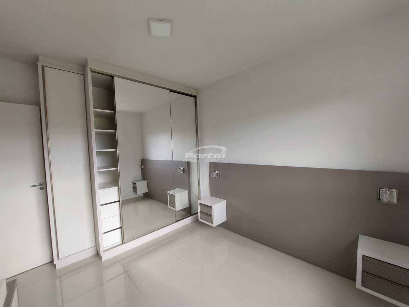 Apartamento para alugar com 2 quartos, 66m² - Foto 18