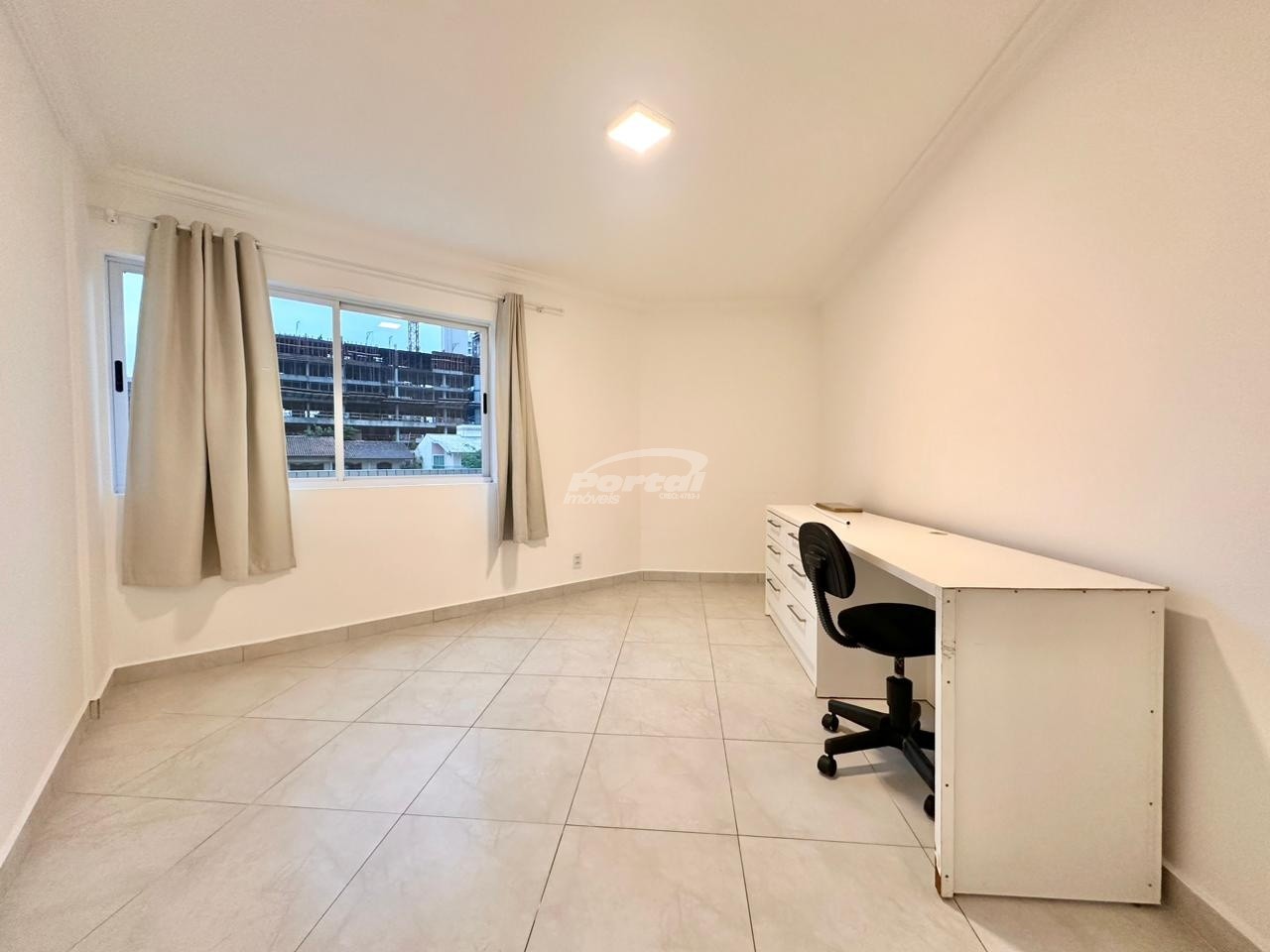 Apartamento para alugar com 3 quartos, 100m² - Foto 13