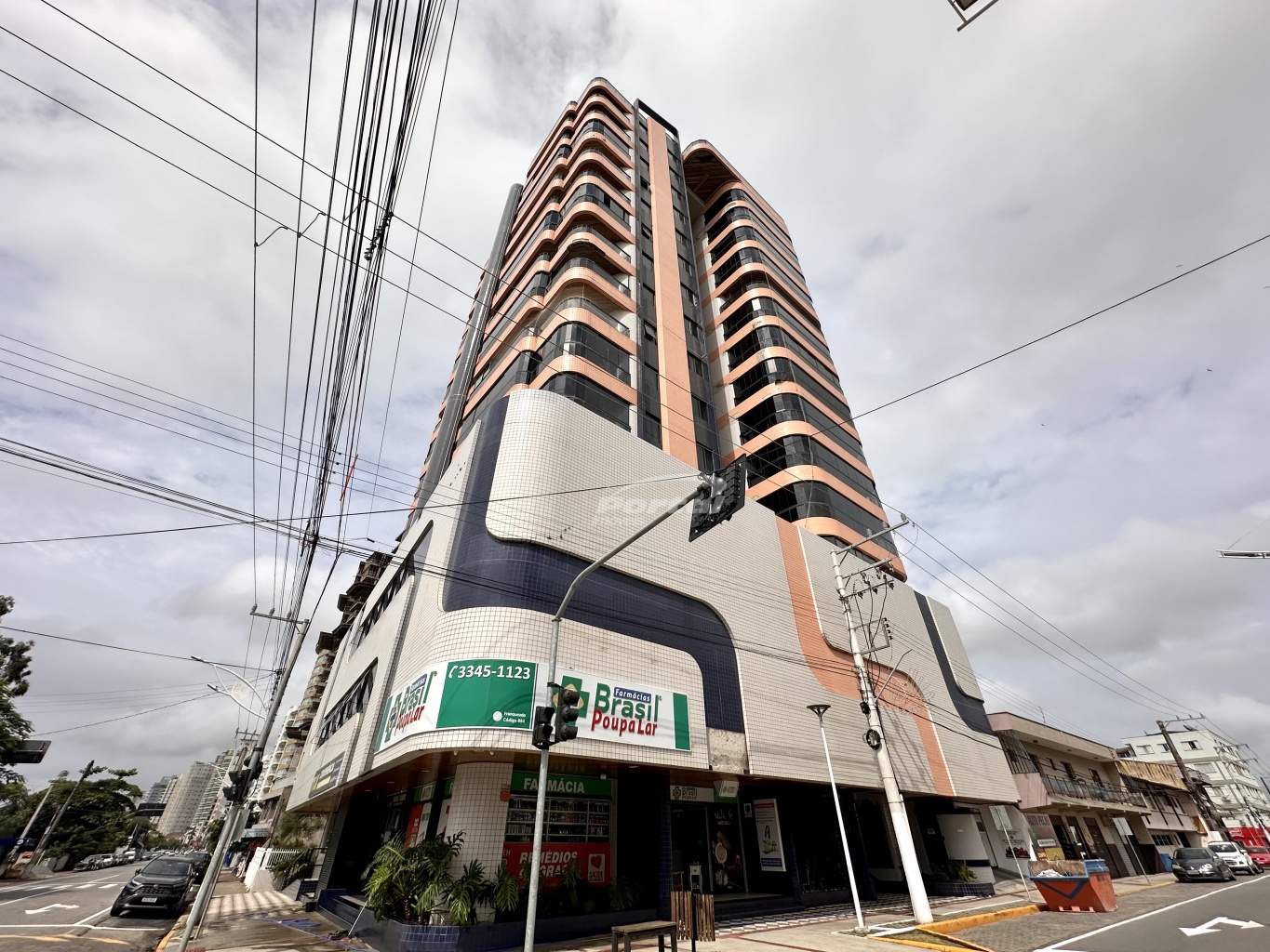 Apartamento para alugar com 2 quartos, 96m² - Foto 29