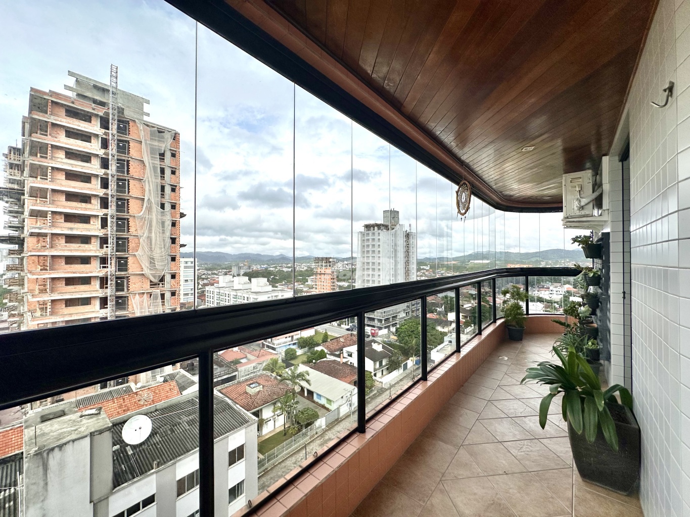 Apartamento para alugar com 2 quartos, 96m² - Foto 26