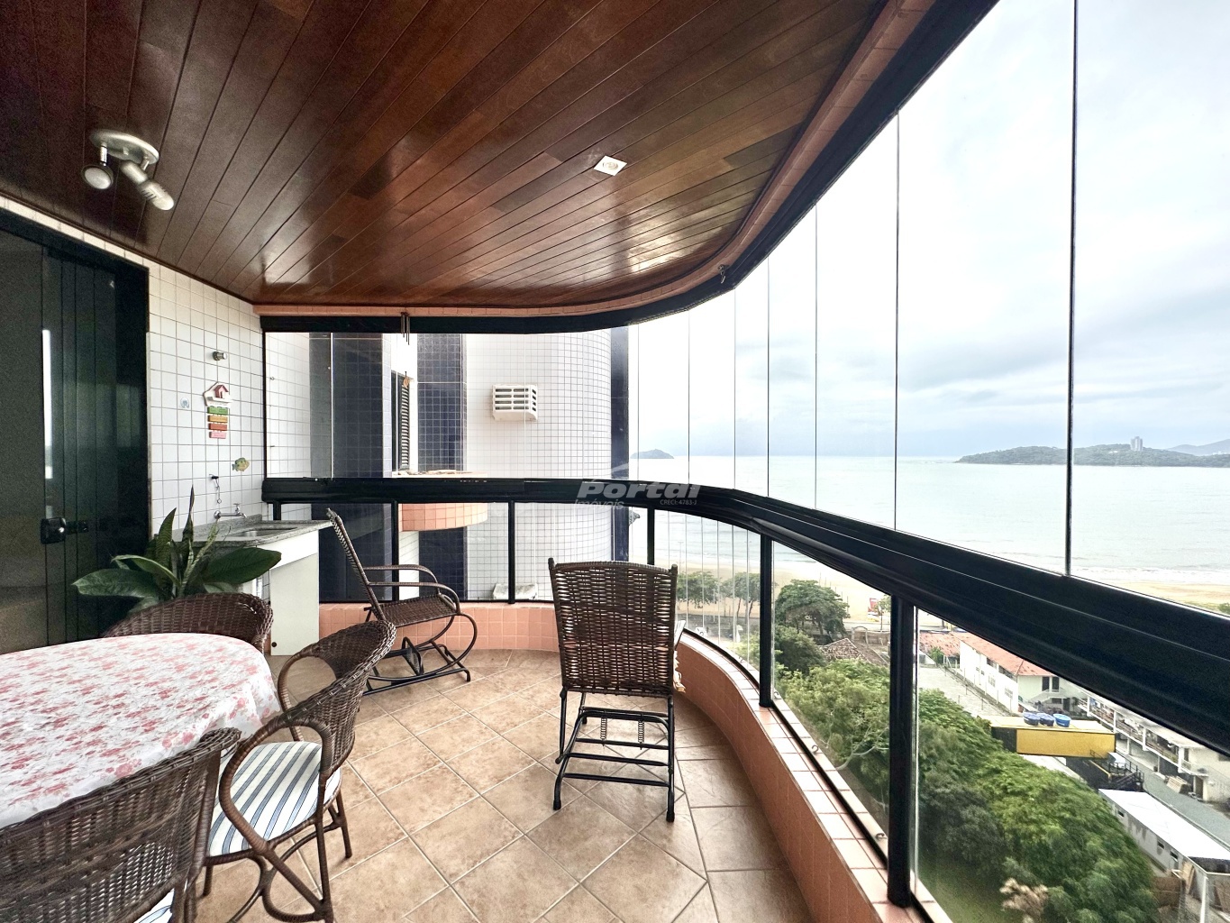 Apartamento para alugar com 2 quartos, 96m² - Foto 27