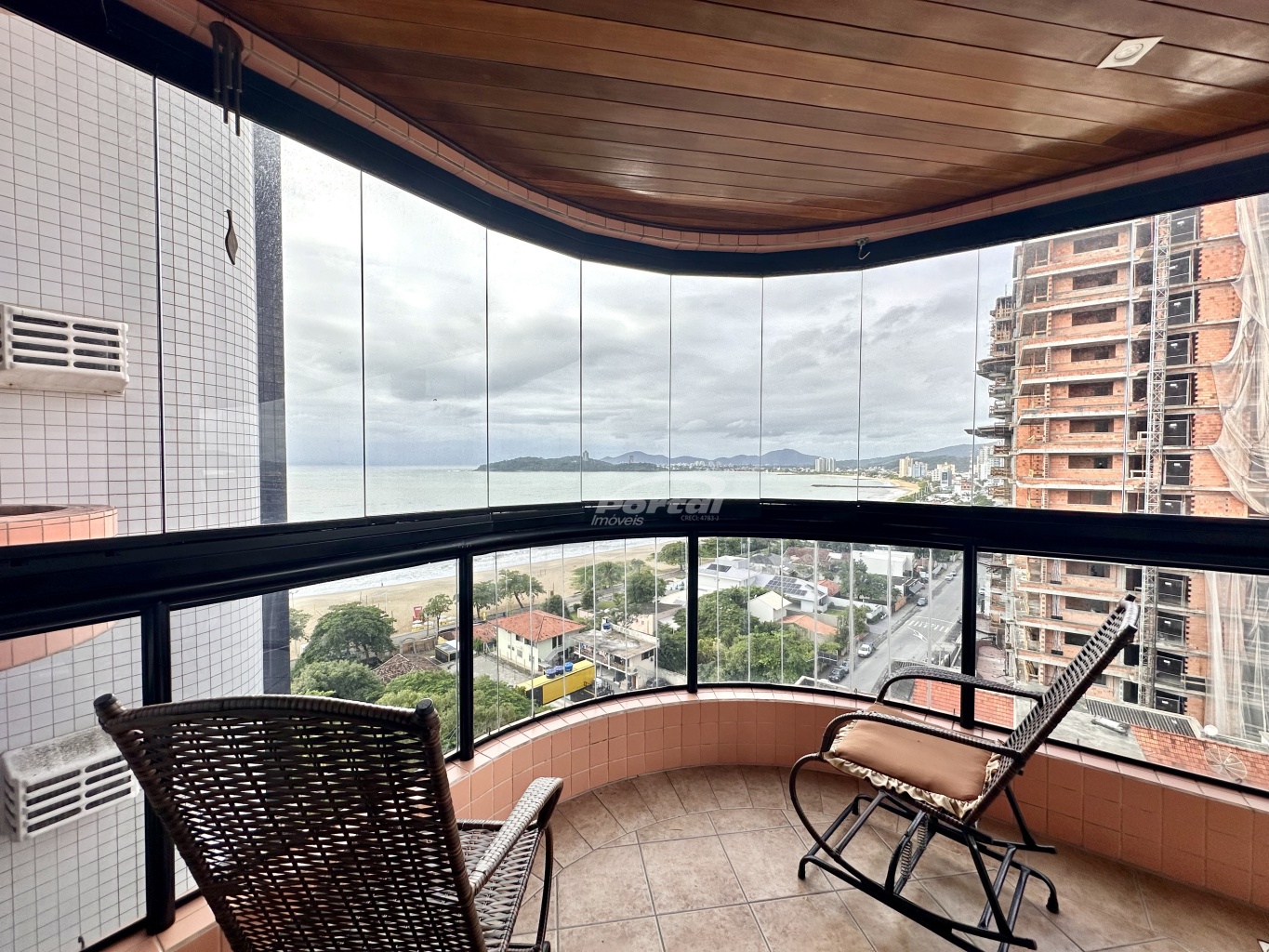 Apartamento para alugar com 2 quartos, 96m² - Foto 3
