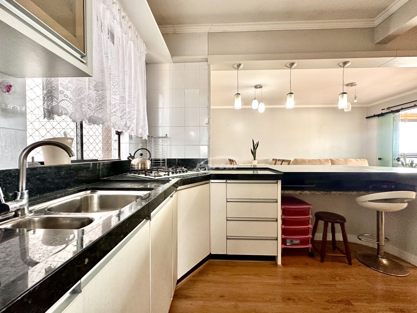 Apartamento para alugar com 2 quartos, 96m² - Foto 13