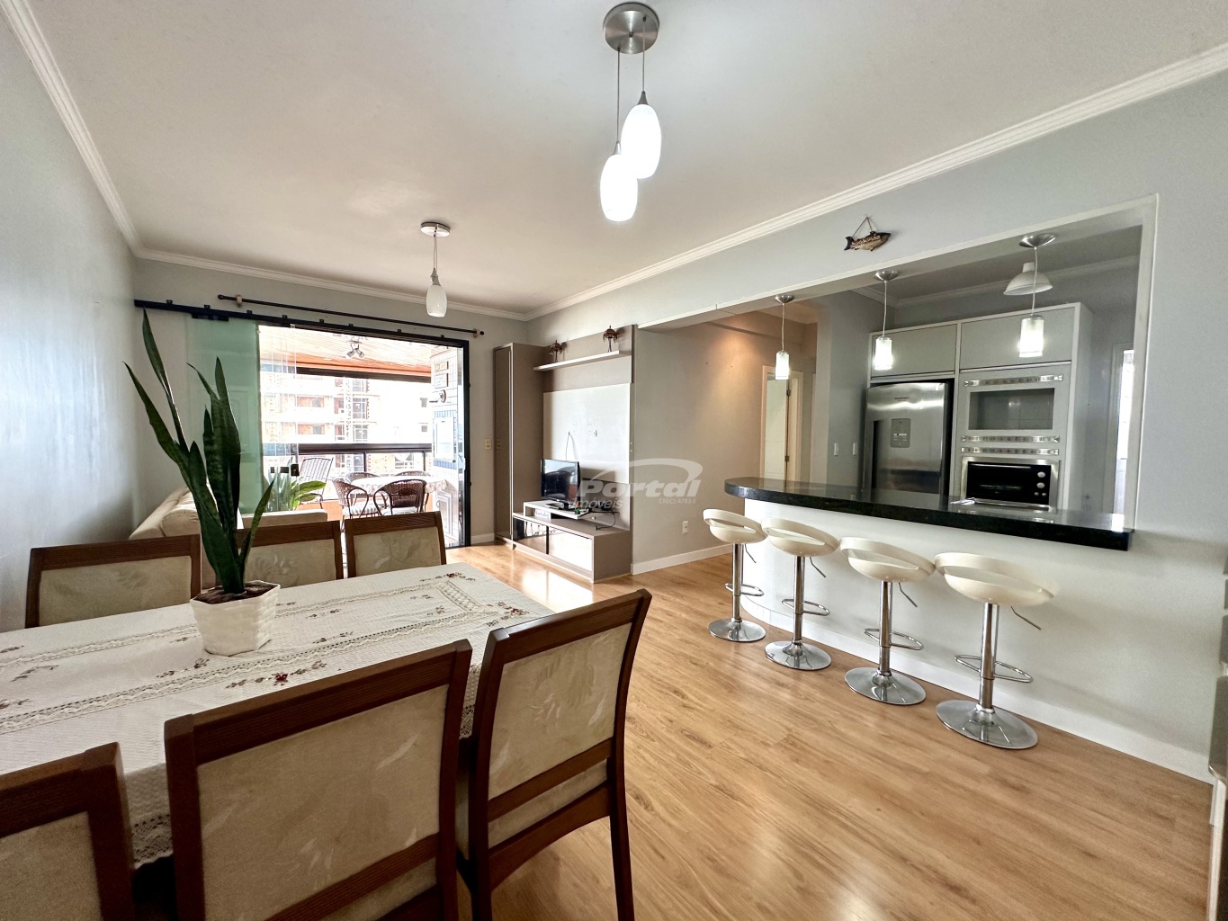 Apartamento para alugar com 2 quartos, 96m² - Foto 8