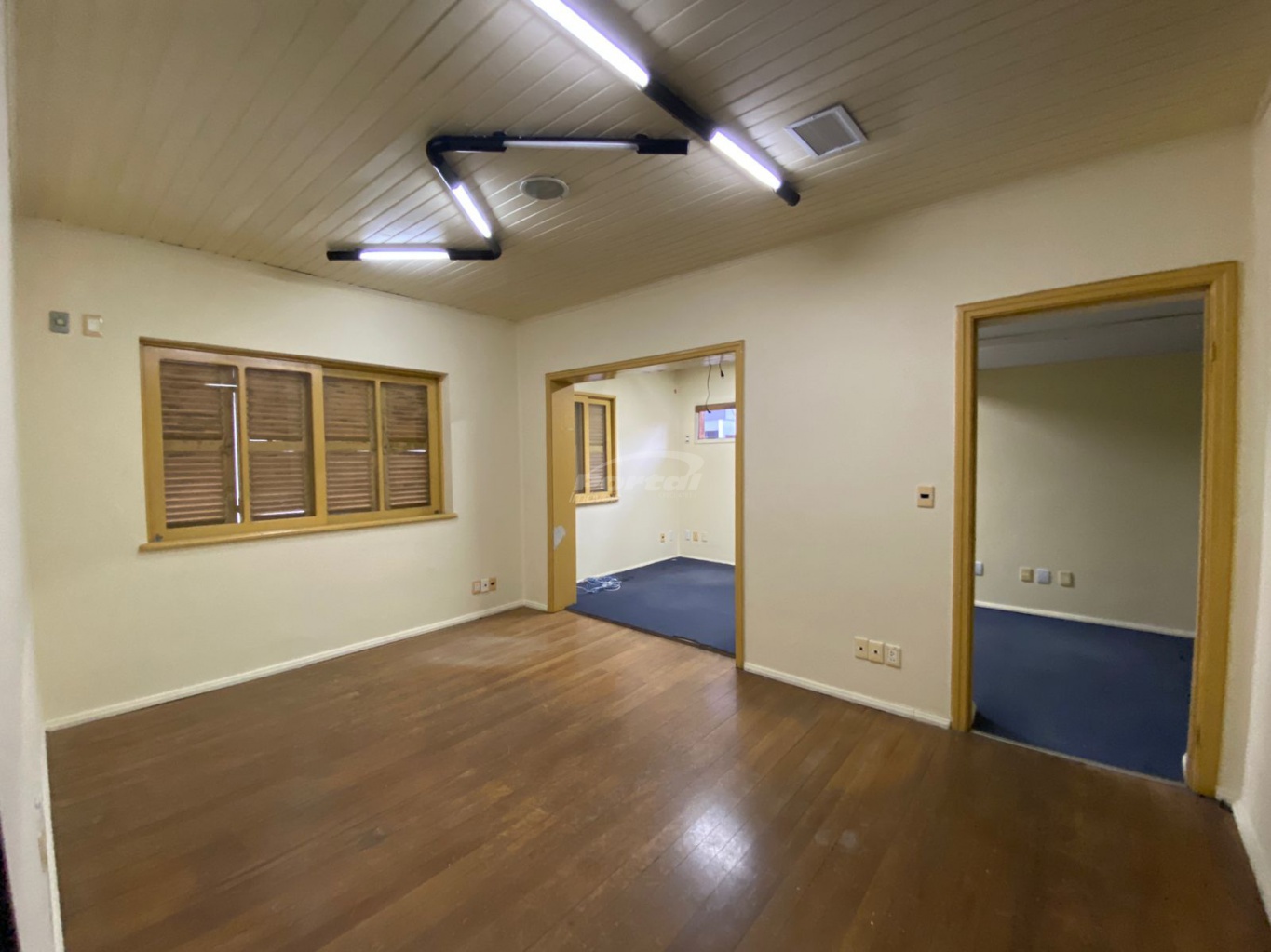 Conjunto Comercial-Sala para alugar com 6 quartos, 391m² - Foto 13