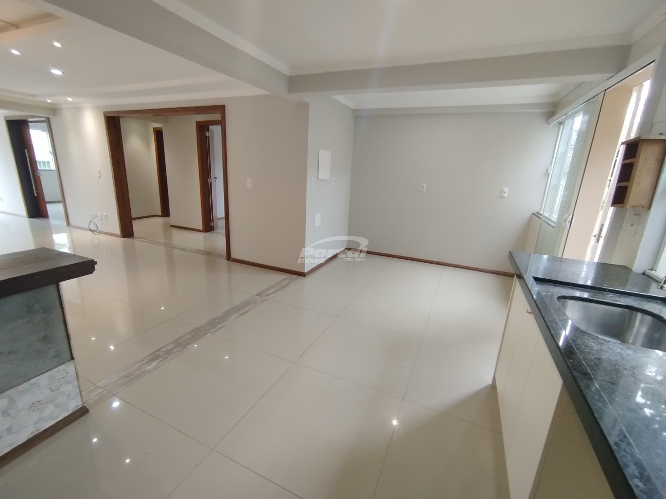 Casa para alugar com 3 quartos, 140m² - Foto 2