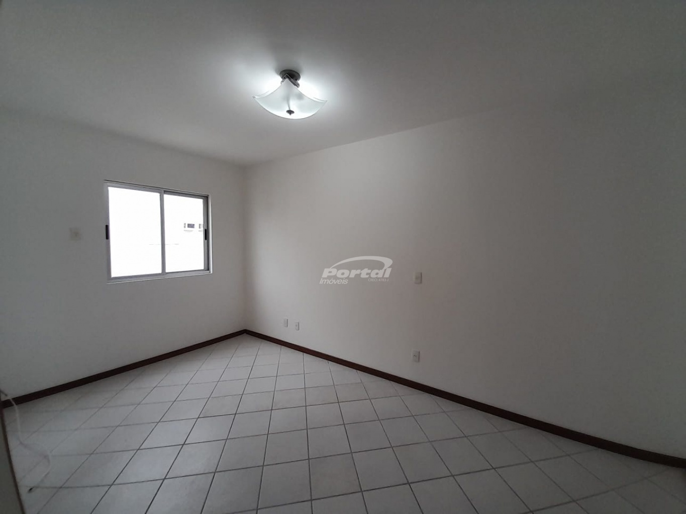 Apartamento para alugar com 2 quartos, 95m² - Foto 11