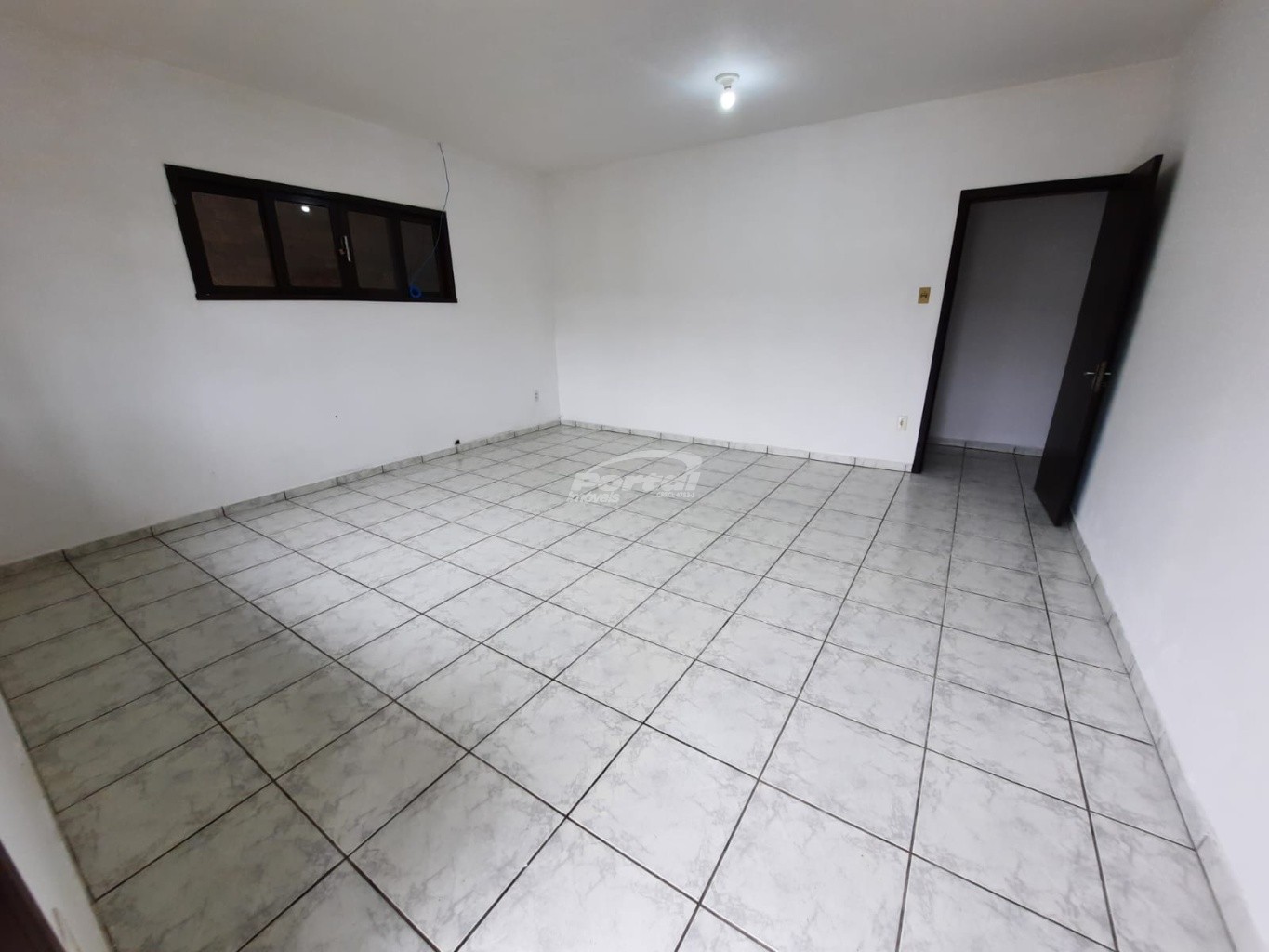 Casa para alugar com 3 quartos, 150m² - Foto 2