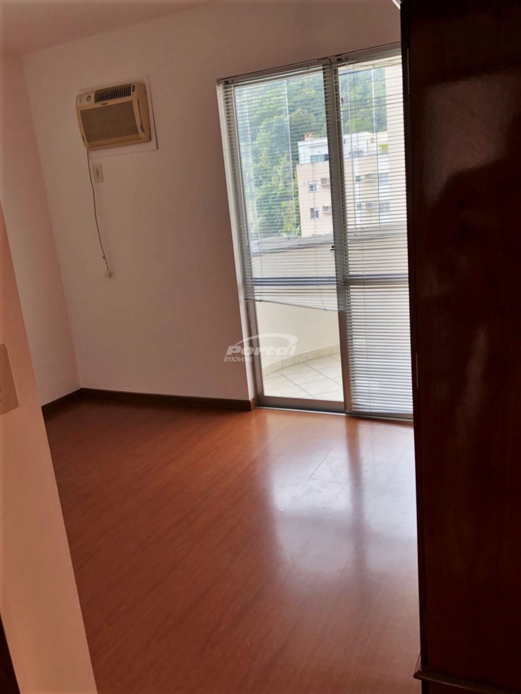Apartamento para alugar com 2 quartos, 85m² - Foto 15
