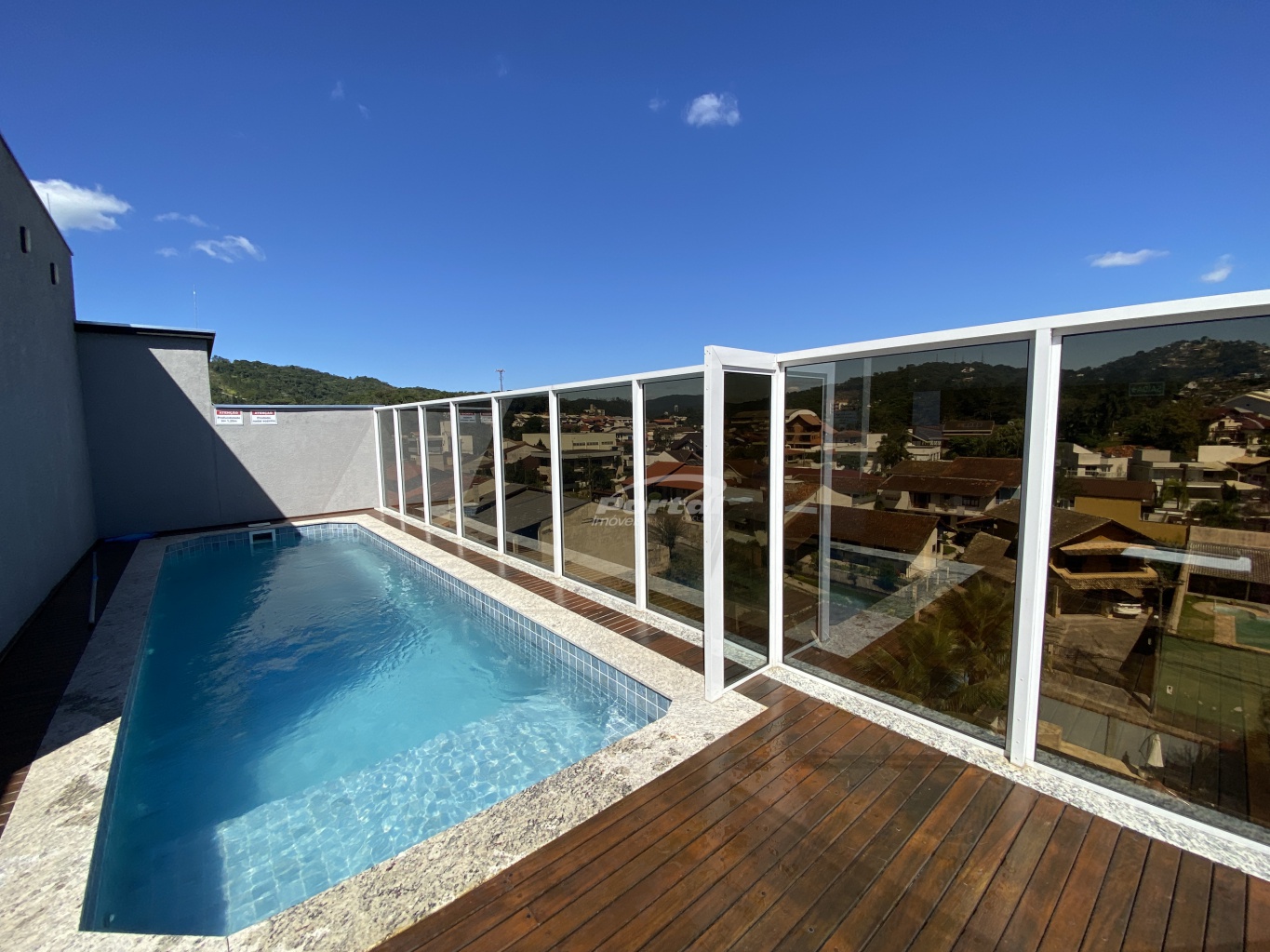 Apartamento para alugar com 3 quartos, 133m² - Foto 3
