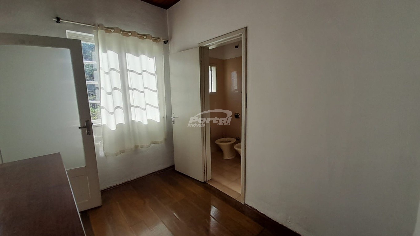 Casa para alugar com 4 quartos, 180m² - Foto 11