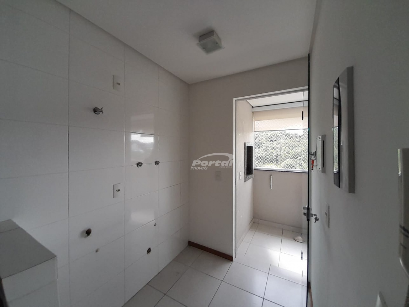 Apartamento para alugar com 2 quartos, 106m² - Foto 7