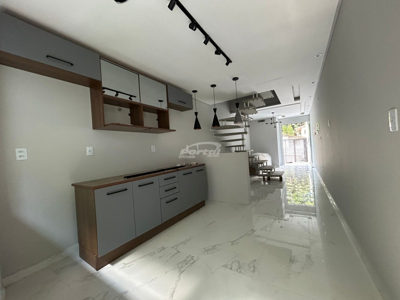 Casa à venda com 2 quartos, 70m² - Foto 6