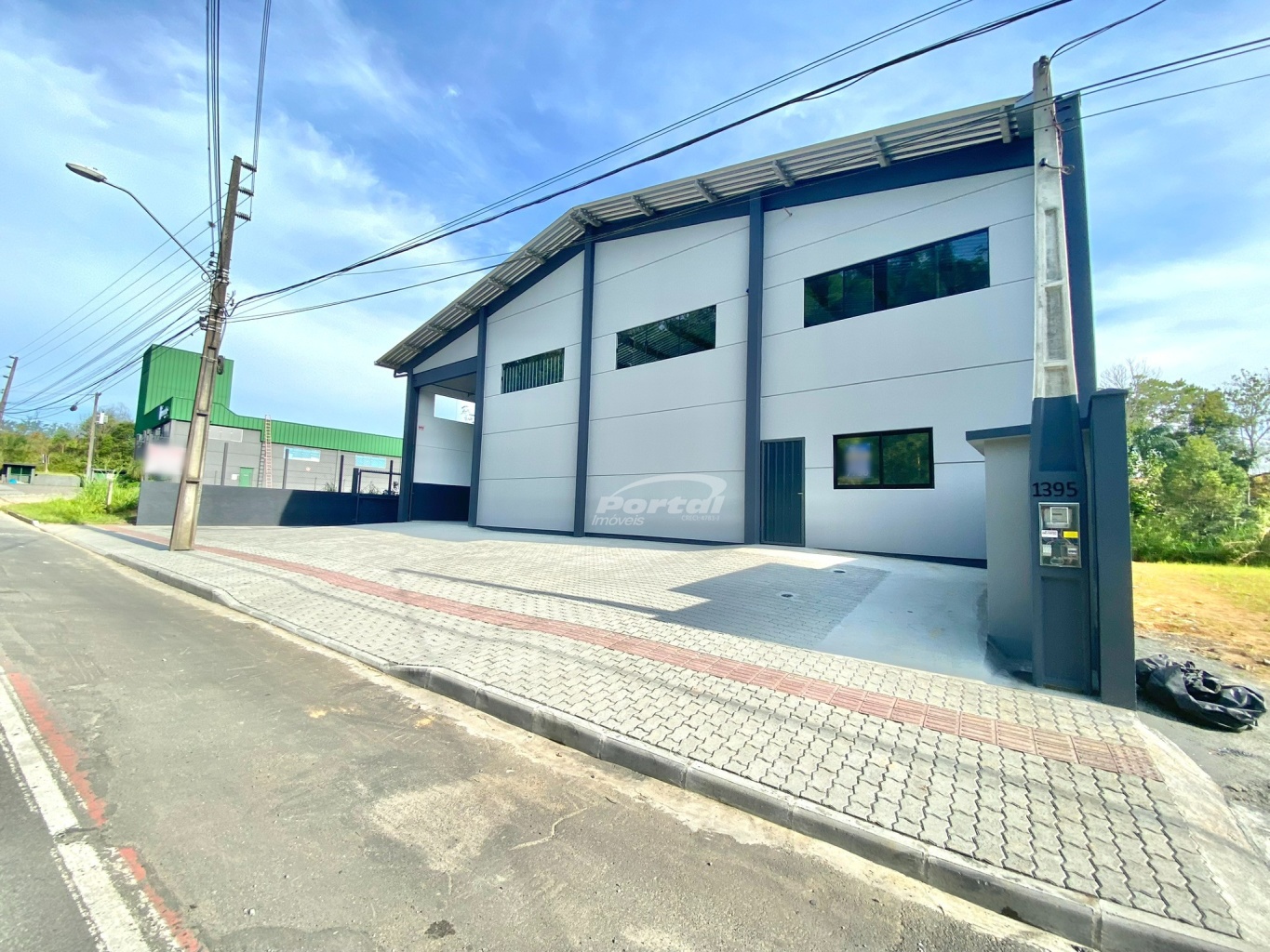 Excelente oportunidade comercial! Galpão localizado no bairro Itoupava Central, bairro com maior potencial de expansão e em constante crescimento. — foto 2