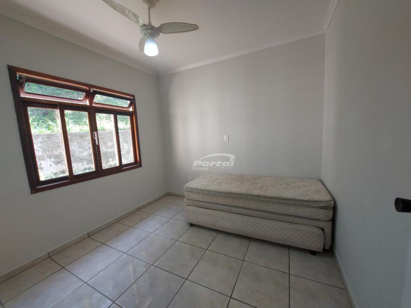 Casa para alugar com 4 quartos, 125m² - Foto 13