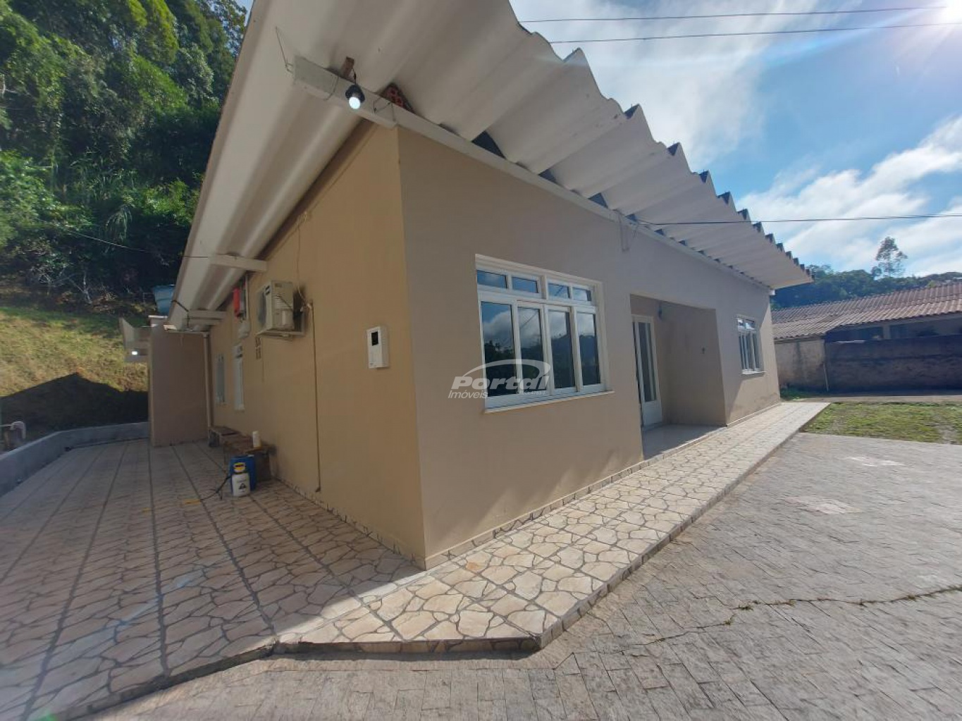 Casa para alugar com 4 quartos, 125m² - Foto 2