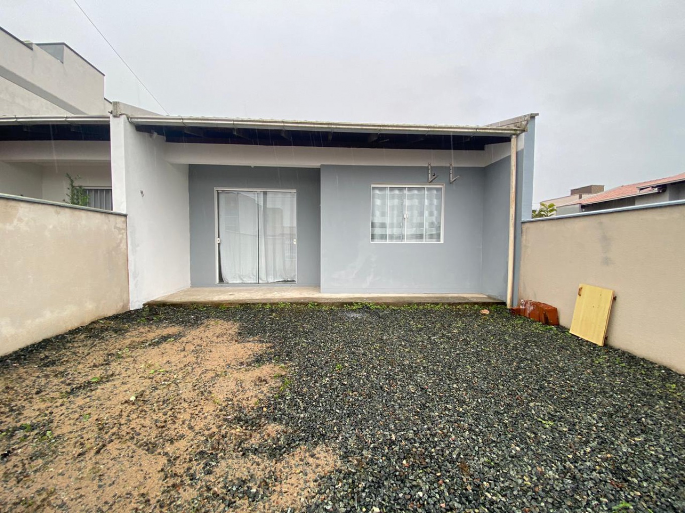 Casa com 2 dormitórios sendo 1 suíte, no bairro Itacolomi em Balneário Piçarras/SC (cod. 16271) - foto 1