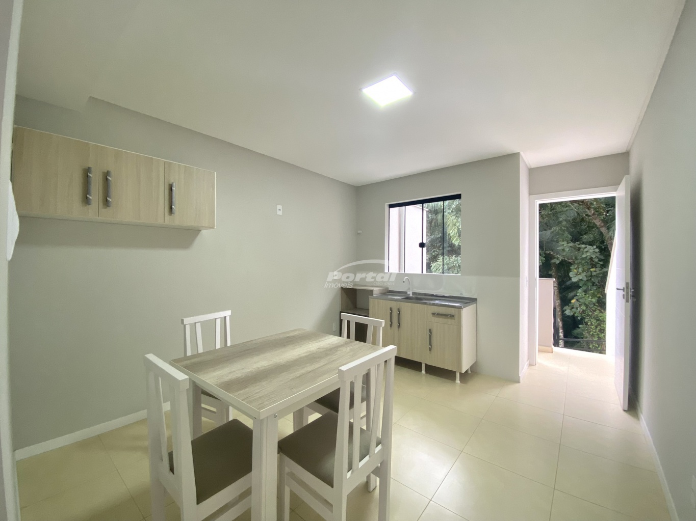 Casa para alugar com 2 quartos, 75m² - Foto 20