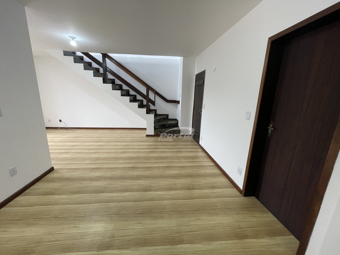 Cobertura para alugar com 4 quartos, 300m² - Foto 1