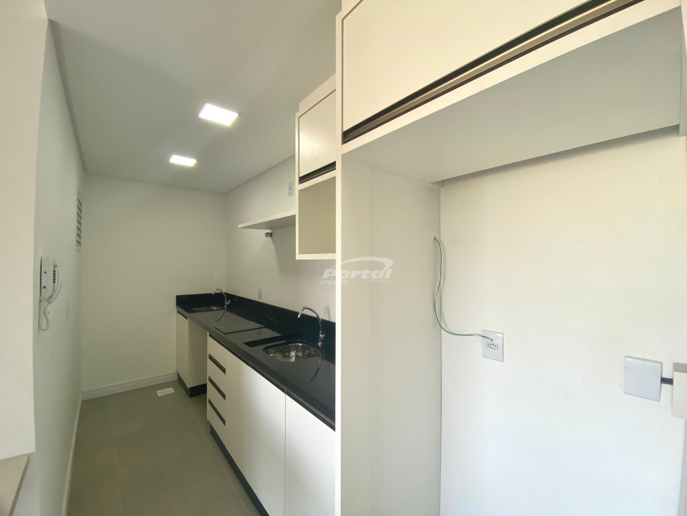 Apartamento para alugar com 1 quarto, 55m² - Foto 15