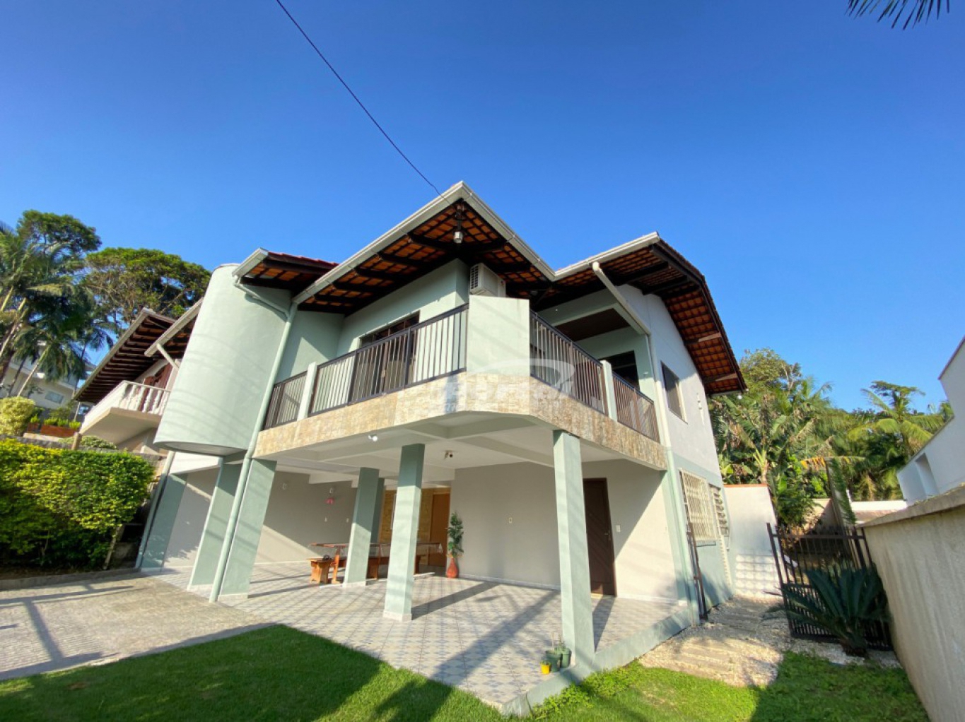 Casa para alugar com 3 quartos, 248m² - Foto 1