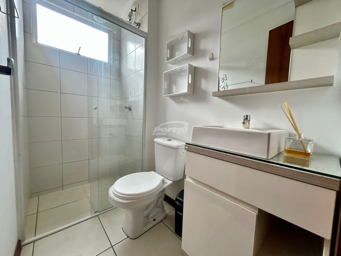 Apartamento à venda com 2 quartos, 85m² - Foto 2