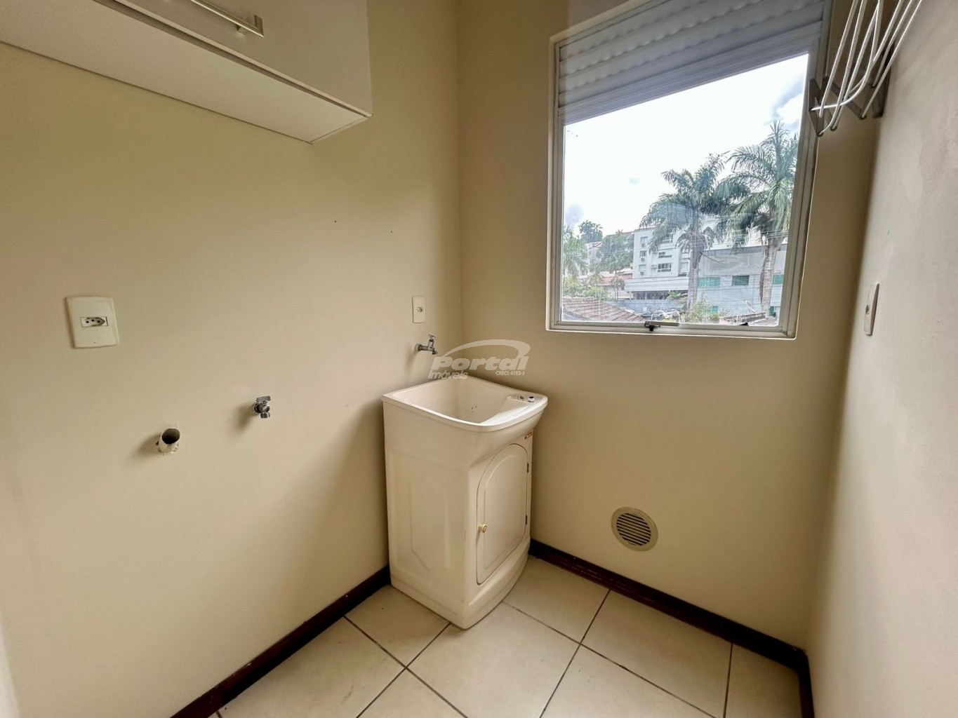 Apartamento à venda com 2 quartos, 85m² - Foto 4