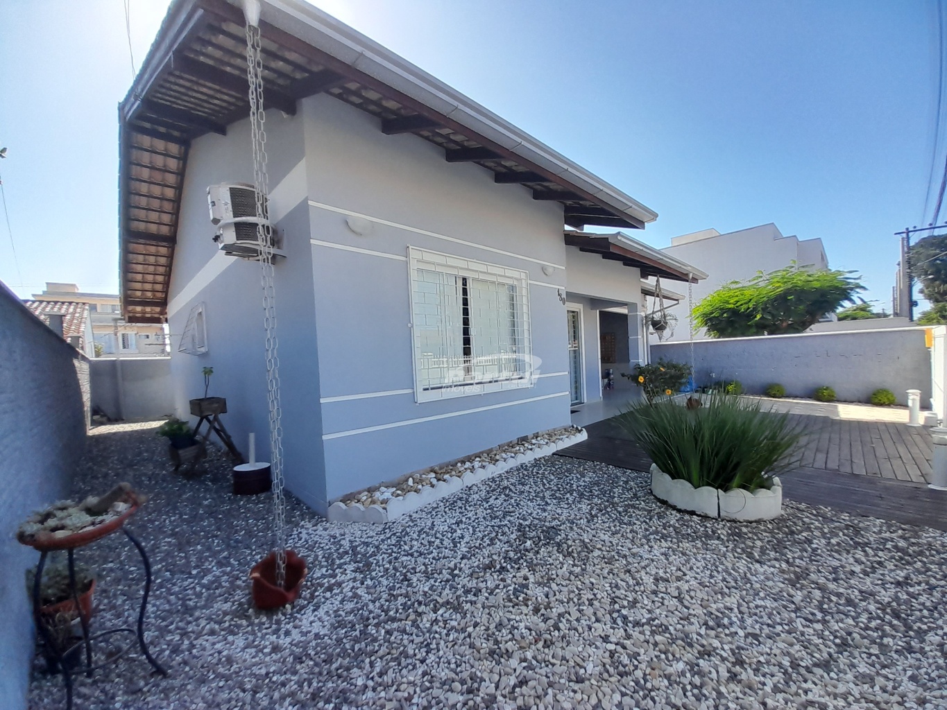 Casa para alugar com 2 quartos, 80m² - Foto 1