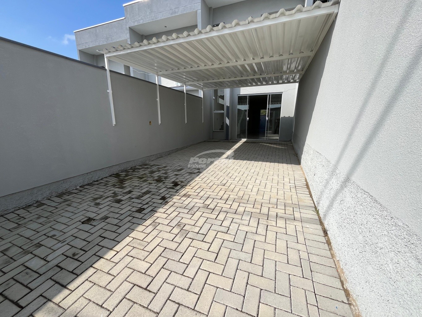 Casa à venda com 2 quartos, 111m² - Foto 1