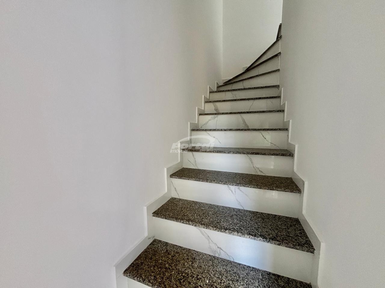 escada acesso quartos