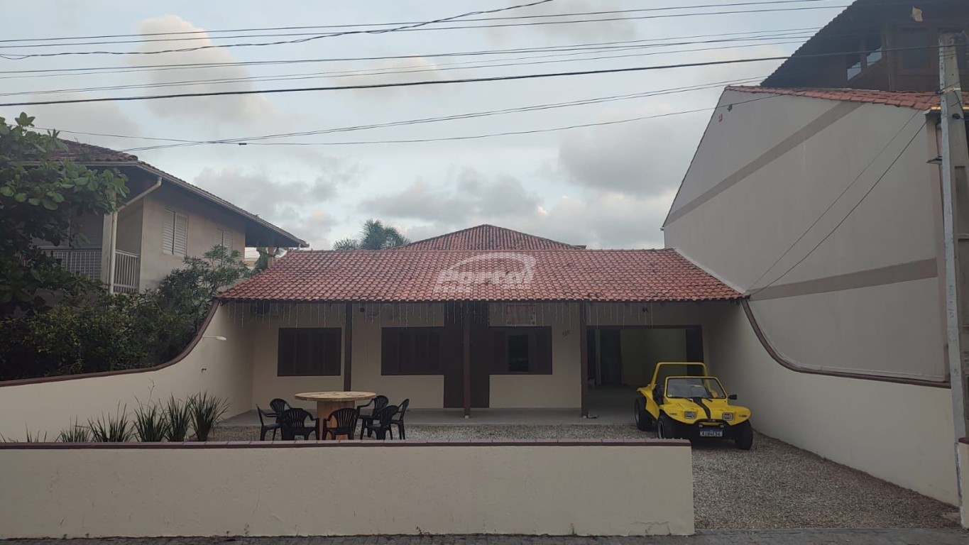 Casa de 3 quartos, no bairro Armação, em Penha | Eu Corretor
