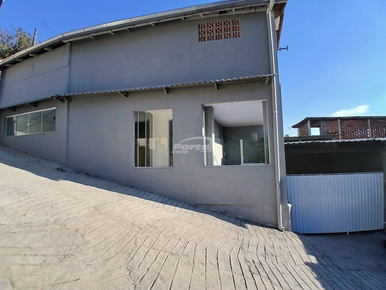 Casa para alugar com 3 quartos, 100m² - Foto 1