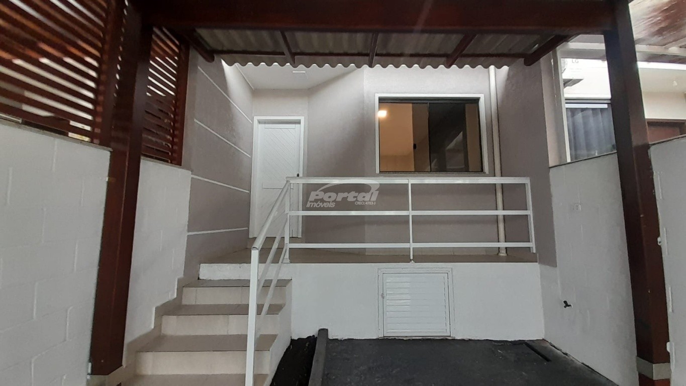 Casa para alugar com 2 quartos, 80m² - Foto 1