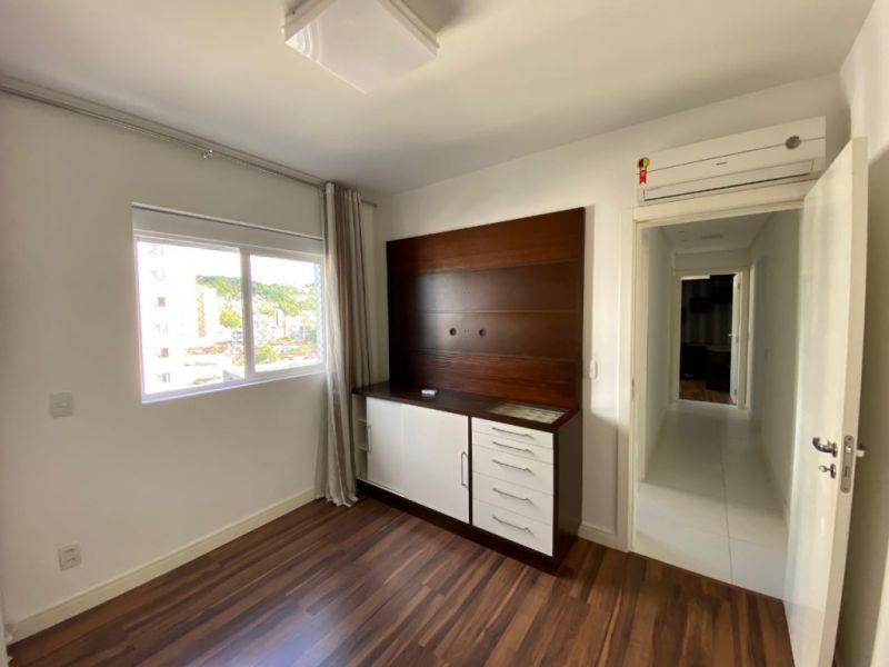 Apartamento à venda com 3 quartos, 121m² - Foto 19