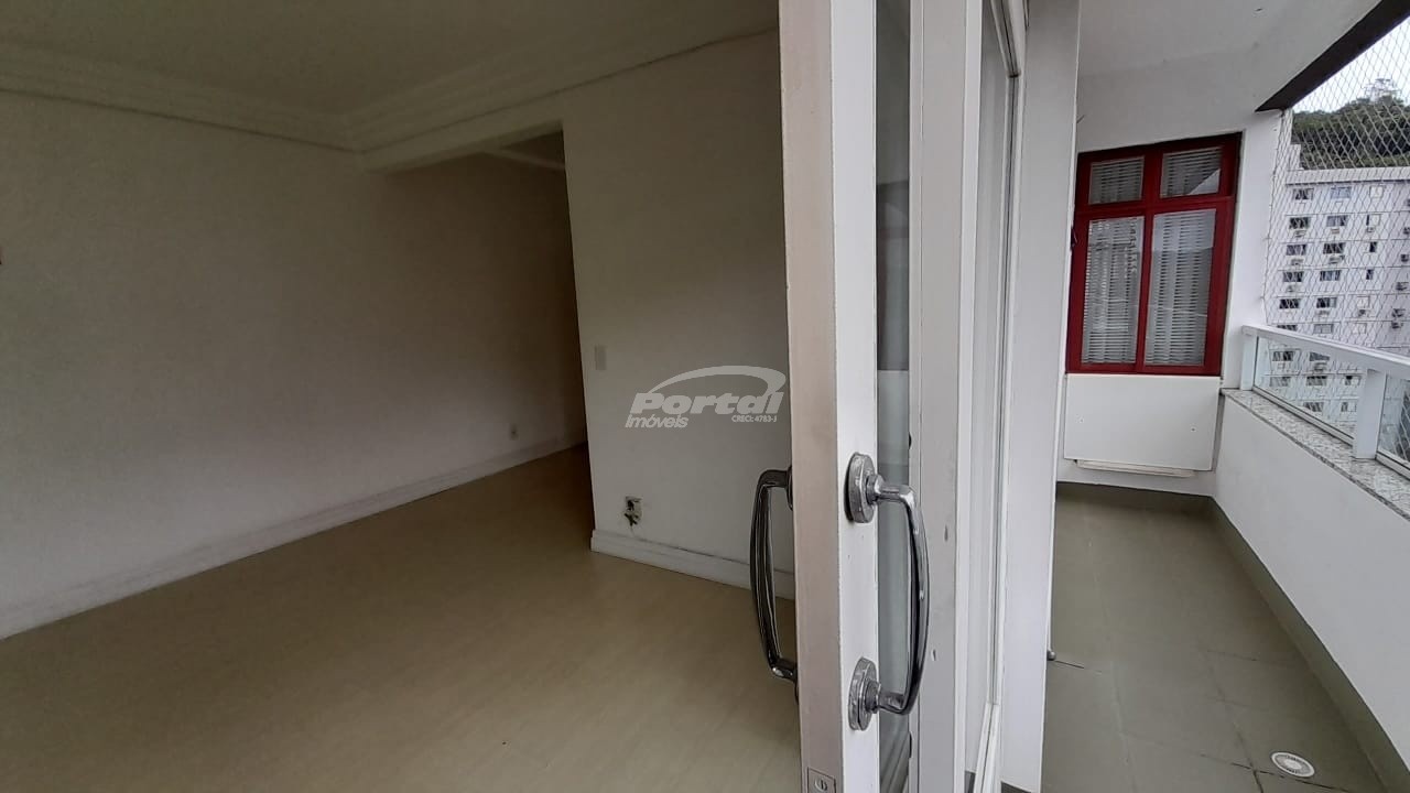 Apartamento para alugar com 3 quartos, 200m² - Foto 9