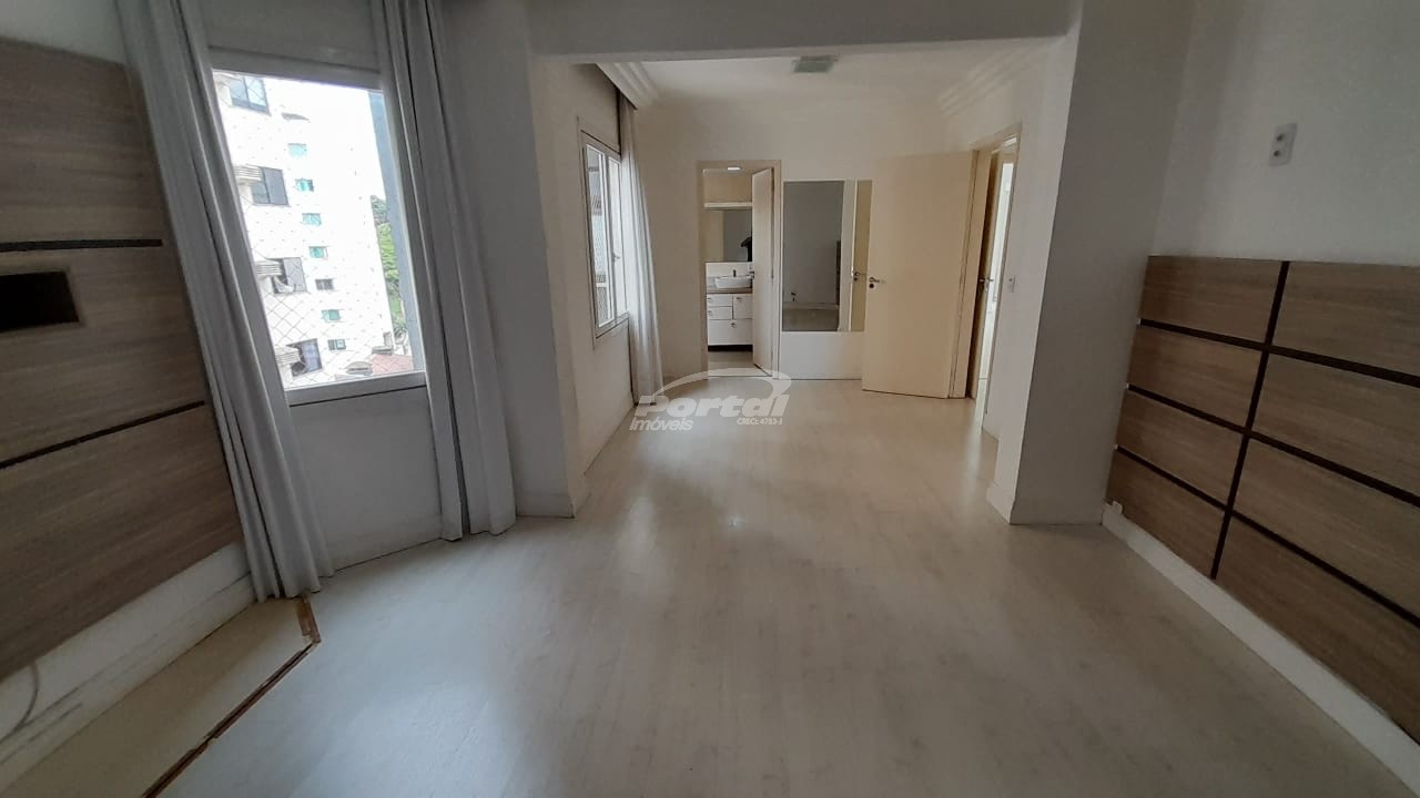 Apartamento para alugar com 3 quartos, 200m² - Foto 14