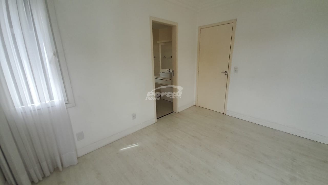 Apartamento para alugar com 3 quartos, 200m² - Foto 17