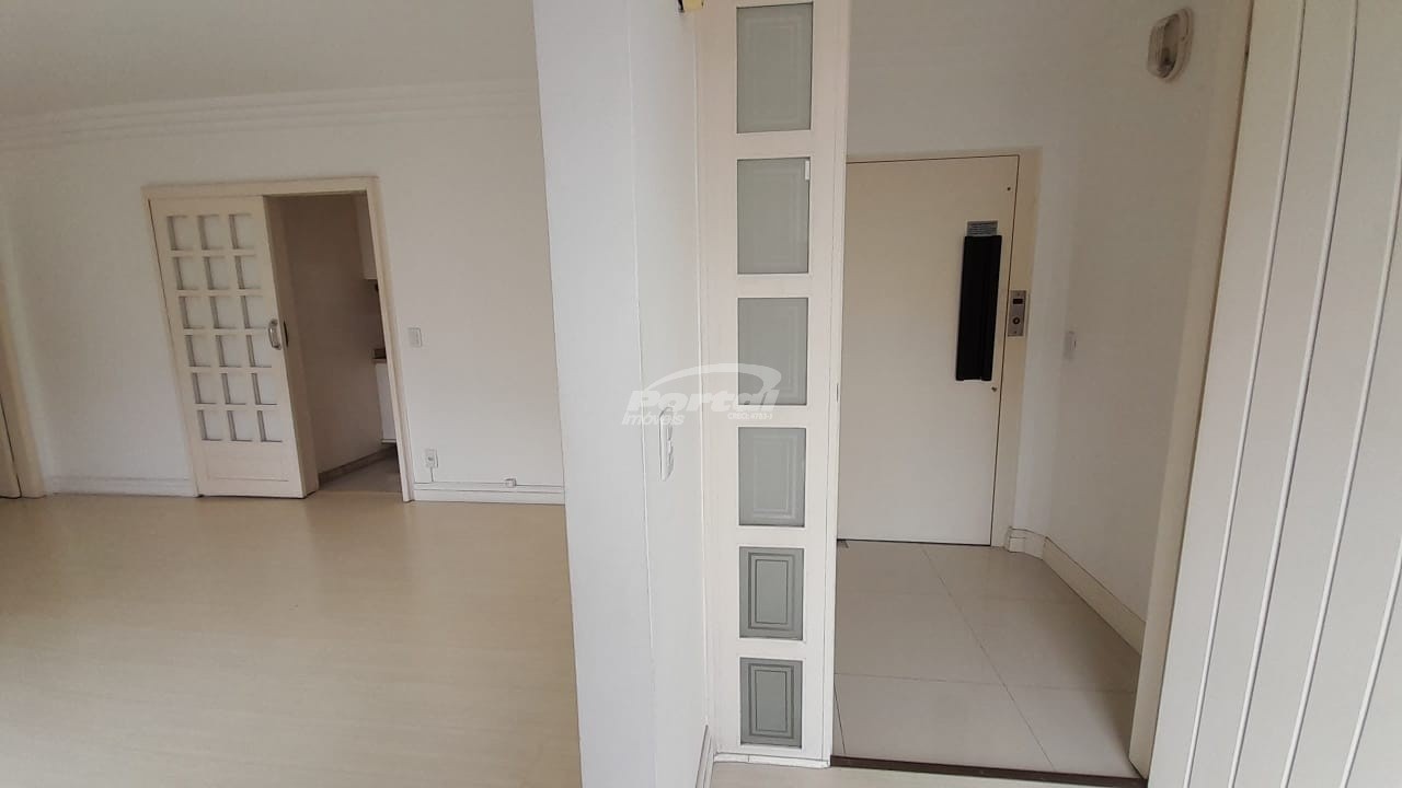 Apartamento para alugar com 3 quartos, 200m² - Foto 23