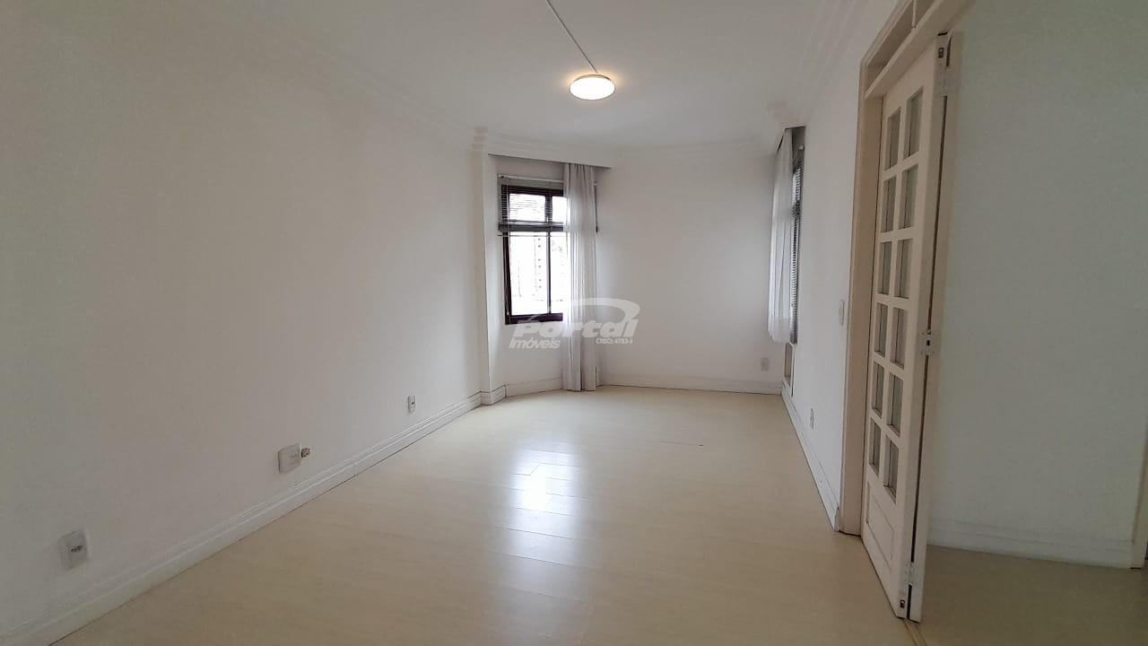 Apartamento para alugar com 3 quartos, 200m² - Foto 28