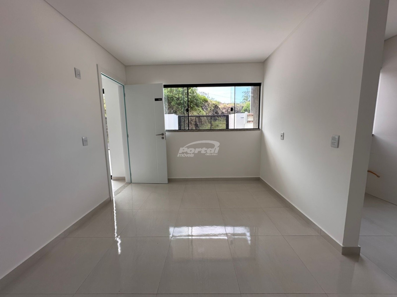 Apartamento para alugar com 2 quartos, 65m² - Foto 4