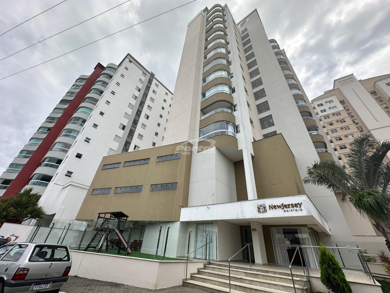 Apartamento à venda com 2 quartos, 77m² - Foto 1