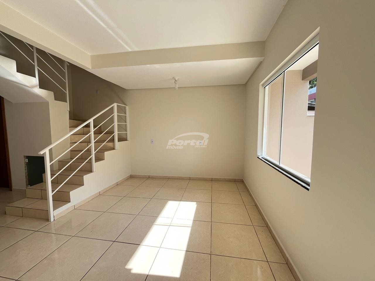 Casa à venda com 2 quartos, 85m² - Foto 2