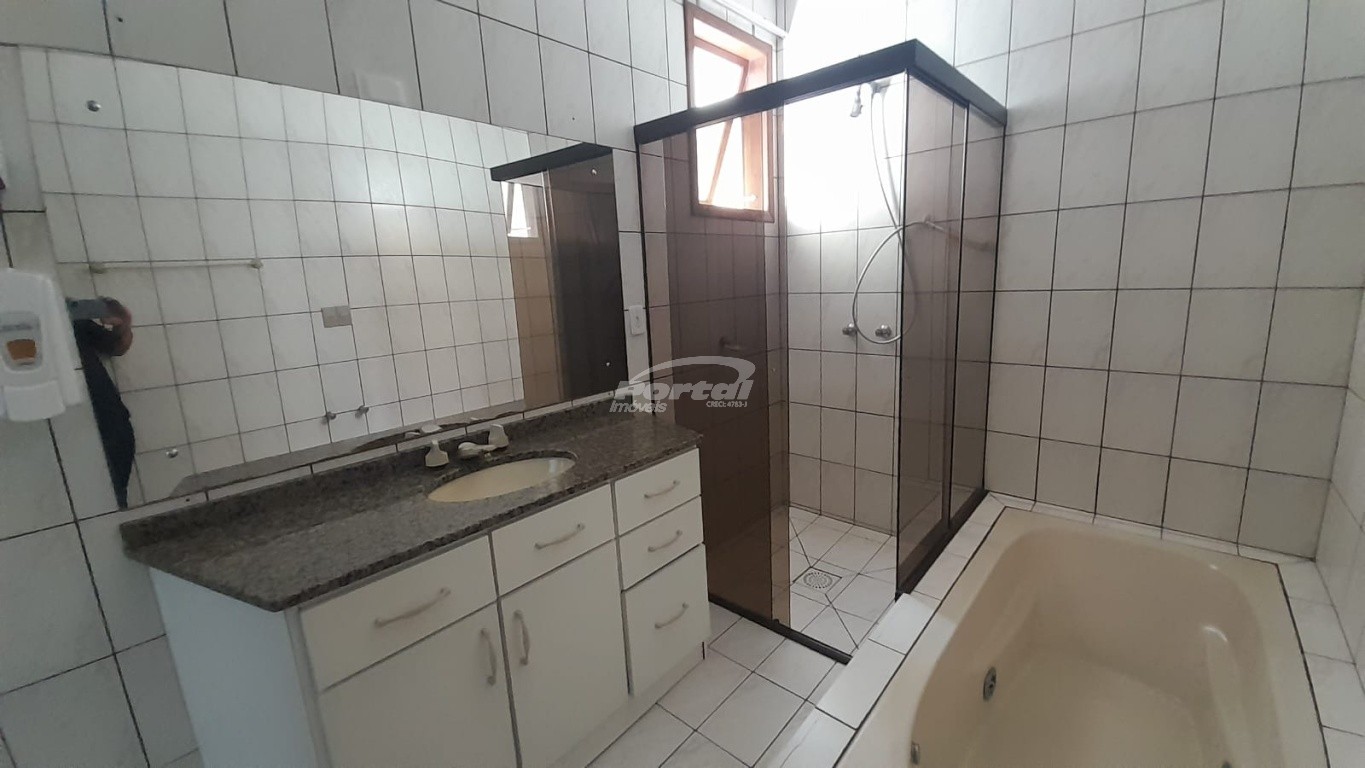 Casa para alugar com 3 quartos, 230m² - Foto 23