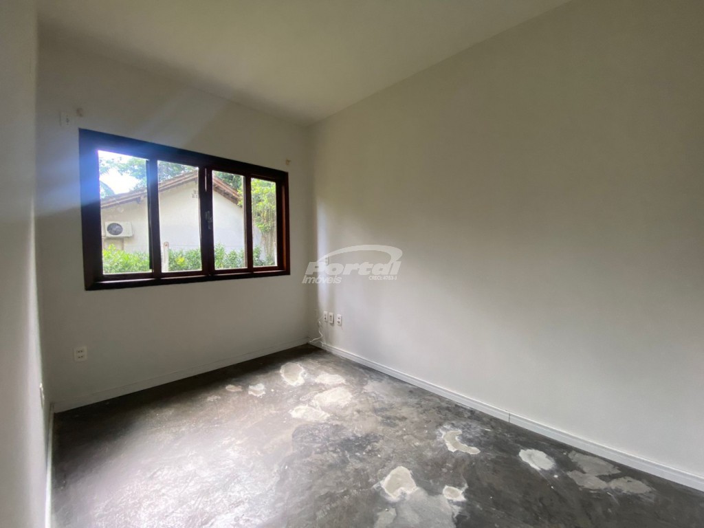 Casa à venda com 3 quartos, 200m² - Foto 13