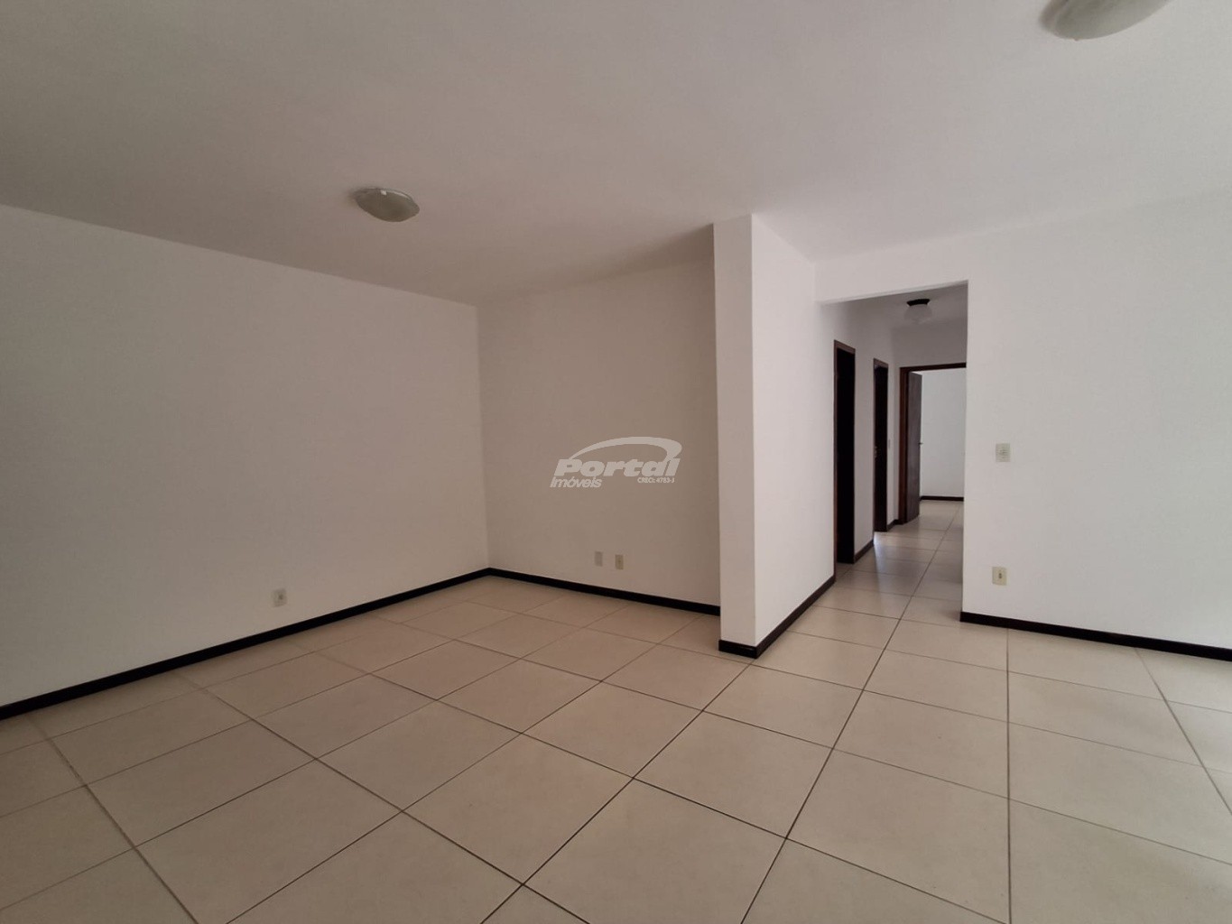 Apartamento à venda com 3 quartos, 112m² - Foto 2