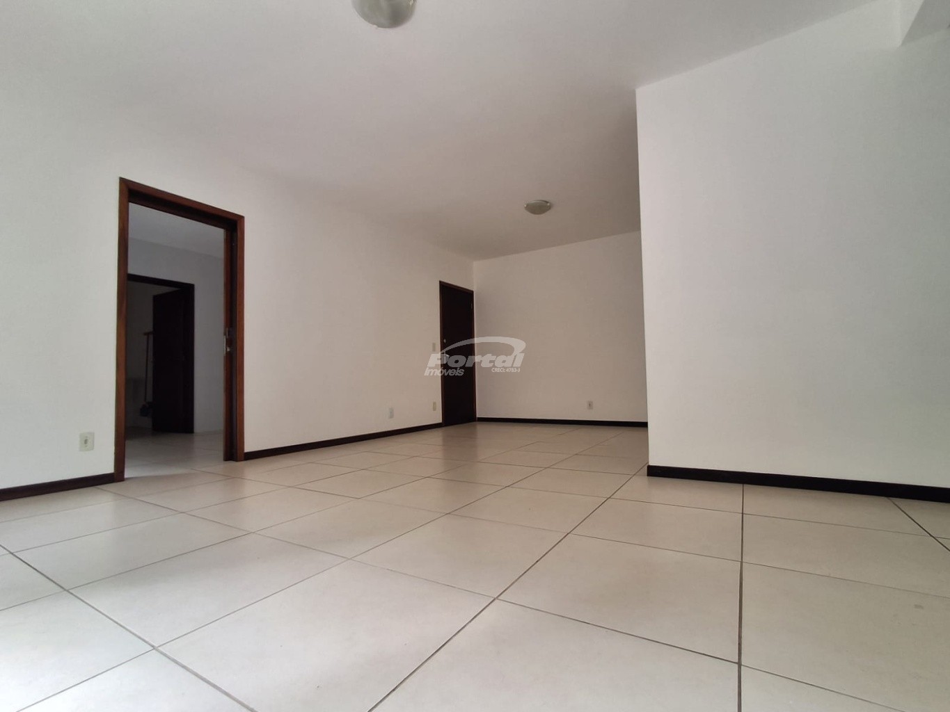 Apartamento à venda com 3 quartos, 112m² - Foto 3