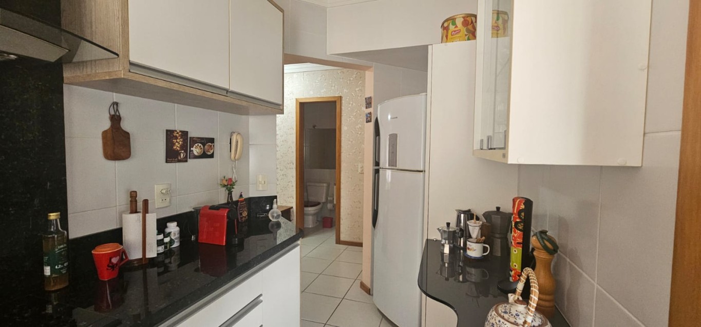 Apartamento à venda com 2 quartos, 79m² - Foto 4